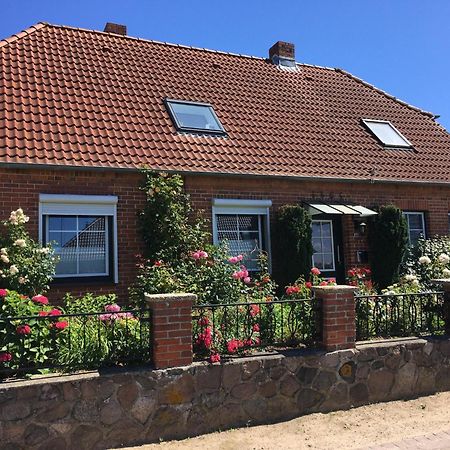 Holiday Home With Conservatory Dannau Exterior photo