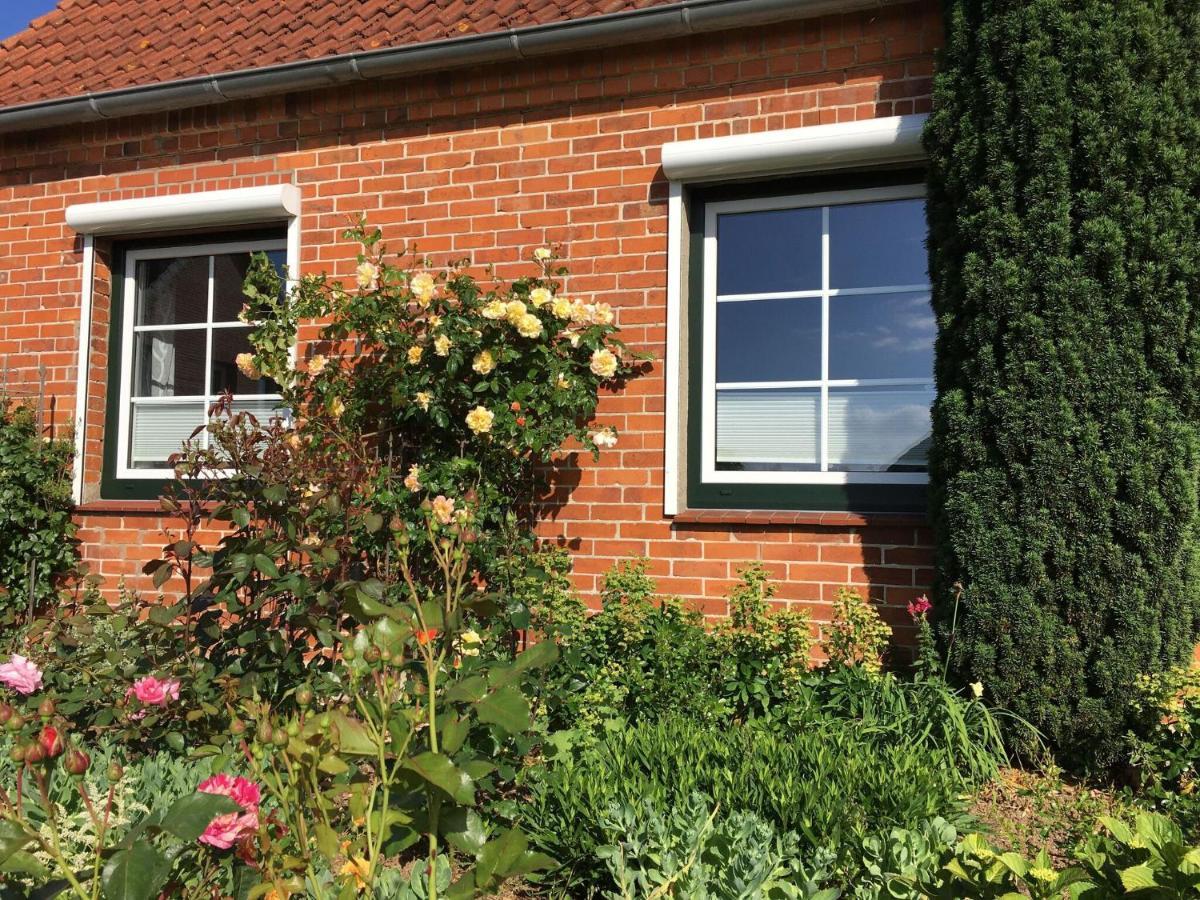 Holiday Home With Conservatory Dannau Exterior photo